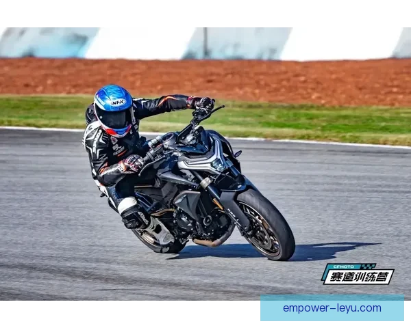 MotoGP赛场风云再起顶级车手争冠格局生变新赛季激战全面升级