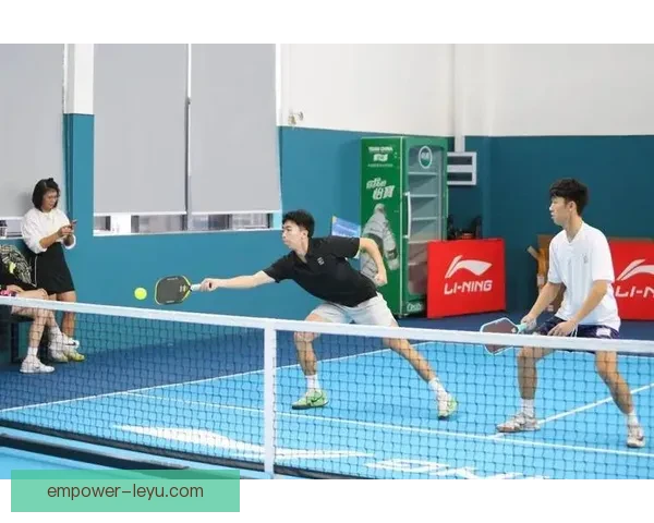 新秀强势爆发掀起网坛风暴各大高手激战正酣再现巅峰对决精彩纷呈