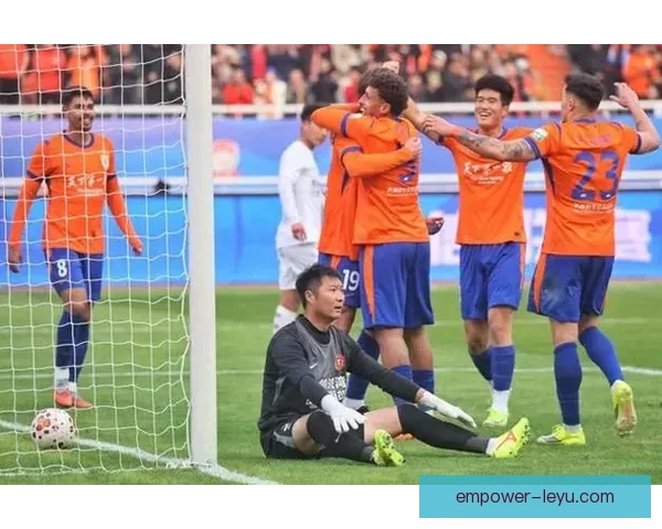 豪门对决点燃赛季高潮本土新星闪耀全场助力球队逆转夺冠梦想今朝