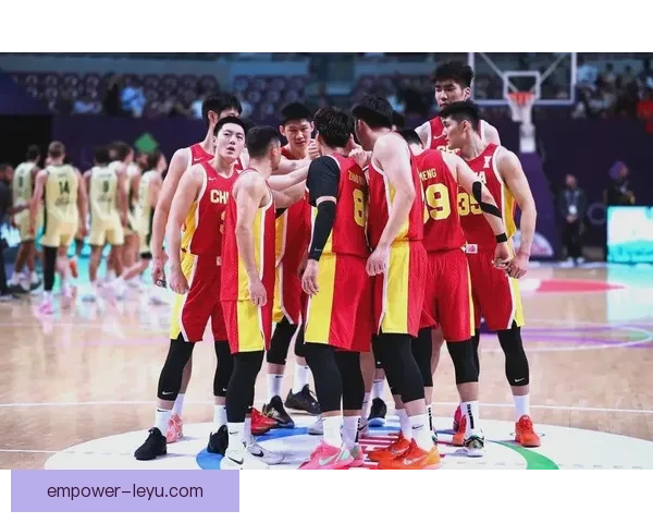 中国男篮激战亚洲杯决赛，年轻球员表现引发全场热议