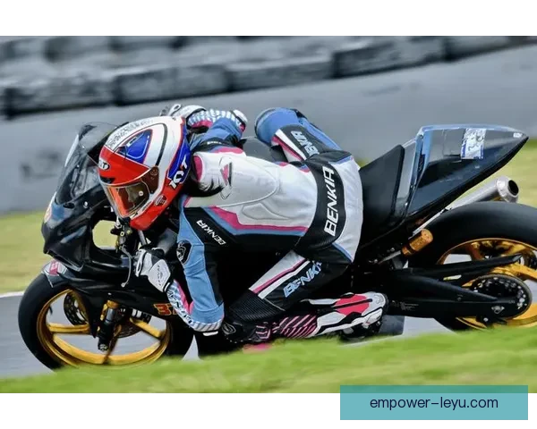 摩托GP赛事最新动态：新赛季车手阵容曝光，技术创新引领速度革新