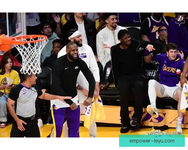 湖人逆转奇迹再现詹姆斯带队力克勇士重返季后赛舞台