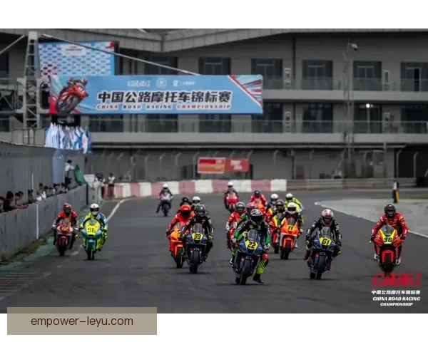 摩托车大奖赛最新战报：本赛季最激烈的对决揭晓冠军归属